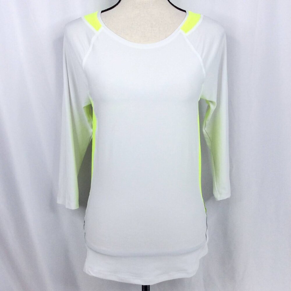 VOGO Athletica Top Womens Size Medium Vented Breathable 3/4 Sleeves
